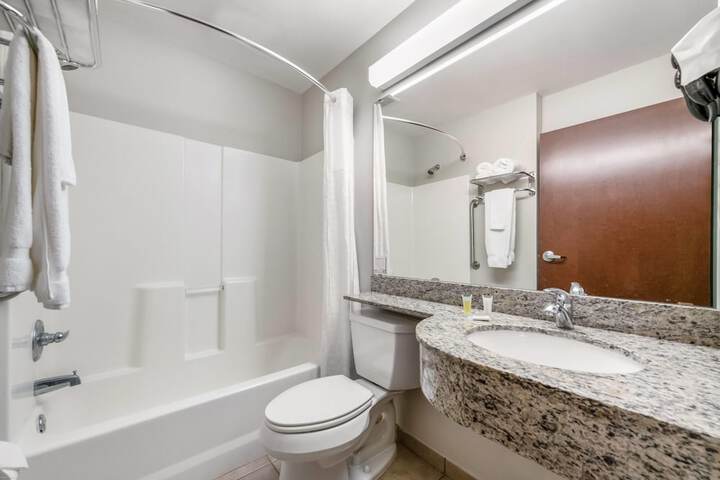 Microtel Inn & Suites by Wyndham Pearl River / Slidell