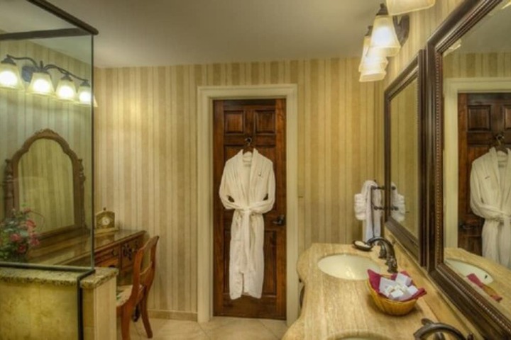 Room 123 of 187