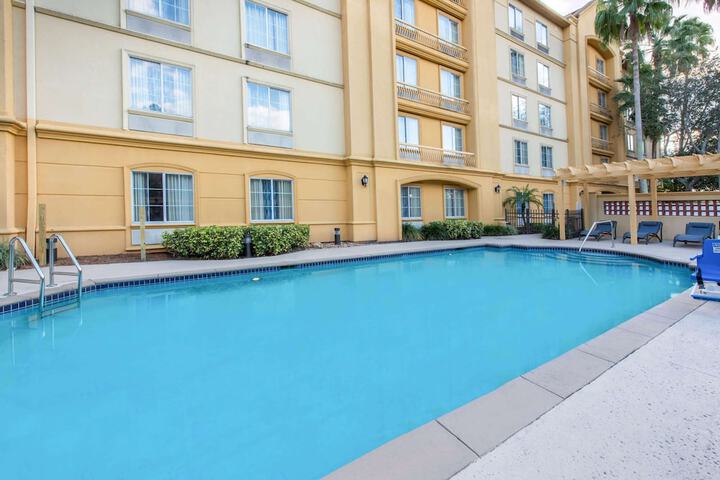 Pool 7 of 32