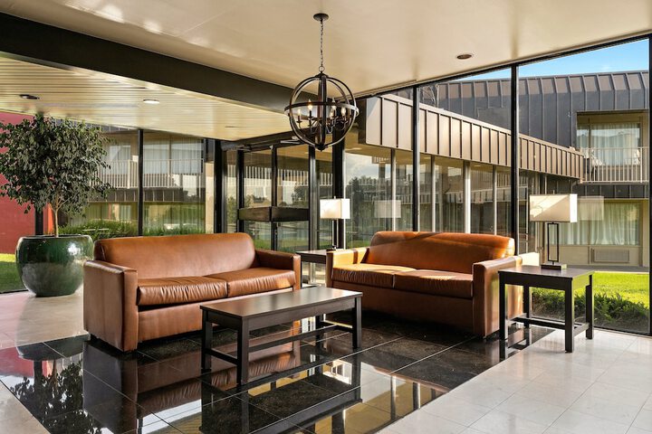 Hotel Interior 10 of 36