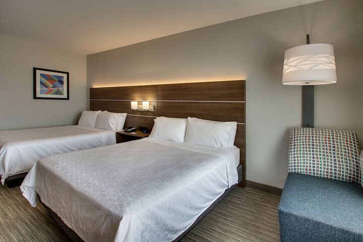 Holiday Inn Express & Suites Waukegan by IHG