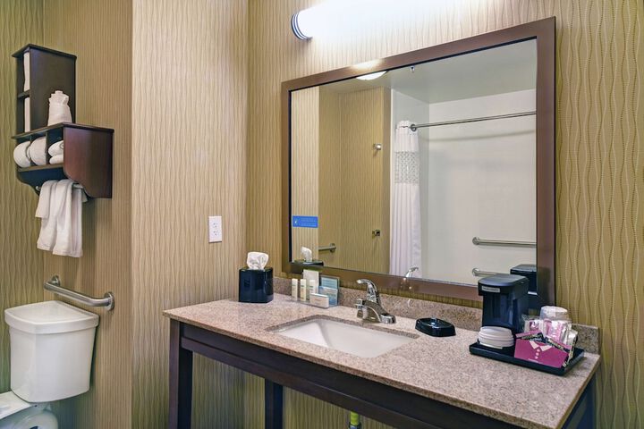 Hampton Inn & Suites Milwaukee / Franklin
