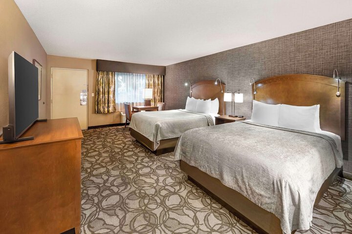 Best Western Plus Black Oak