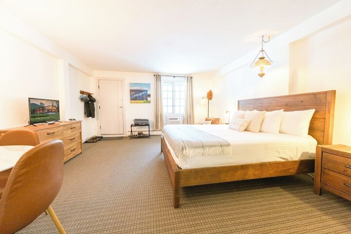 Room 35 of 70