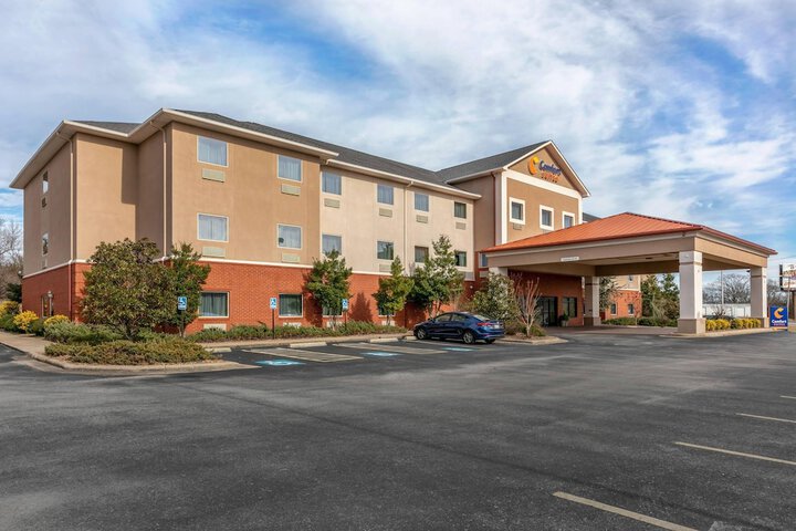 Comfort Suites Batesville
