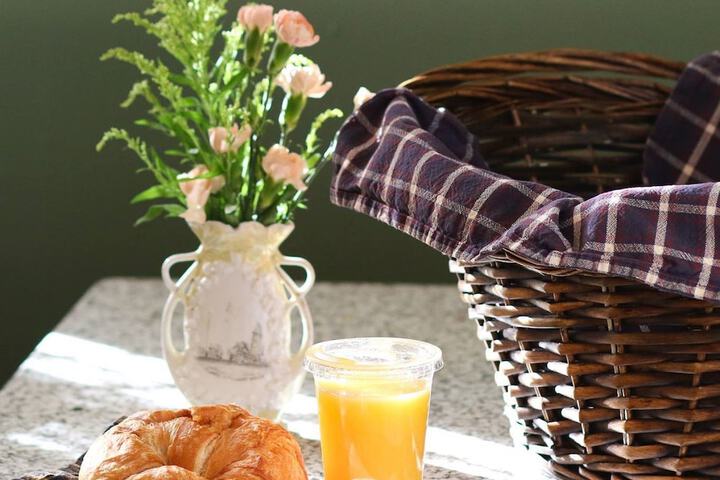 Breakfast/Coffee Service 112 of 117