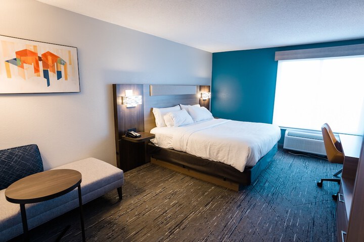Room 35 of 61