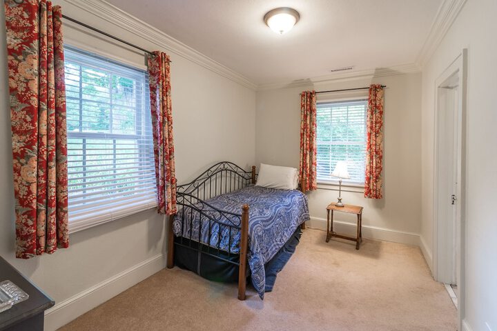 Room 6 of 50
