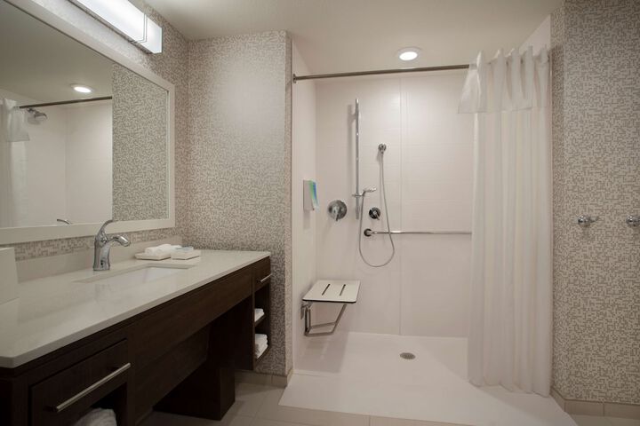 Room 16 of 33