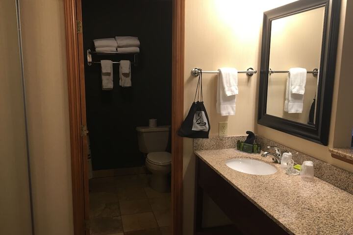 Room 27 of 65