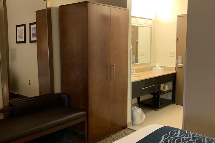 Room 10 of 62