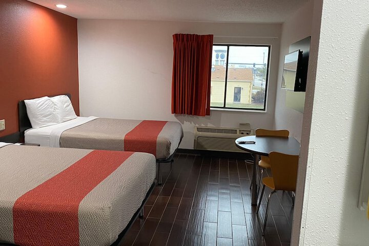 Room 16 of 35