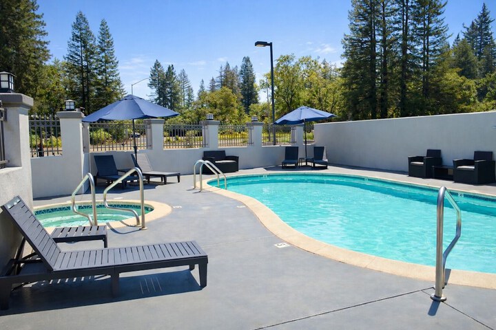 Fairview Inn and Suites