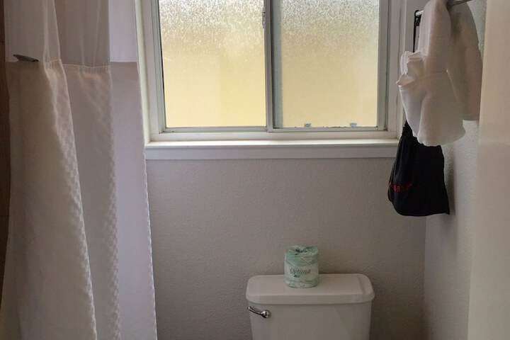 Room 42 of 49