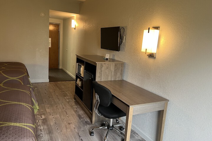Room 13 of 30