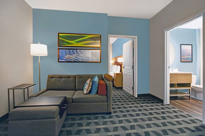 Room 28 of 46