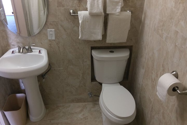 Room 8 of 33