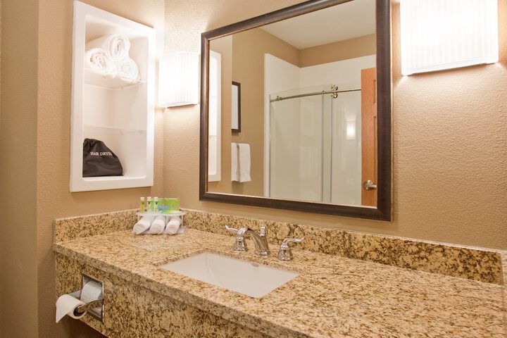 Holiday Inn Express Hotel & Suites St. Joseph by IHG