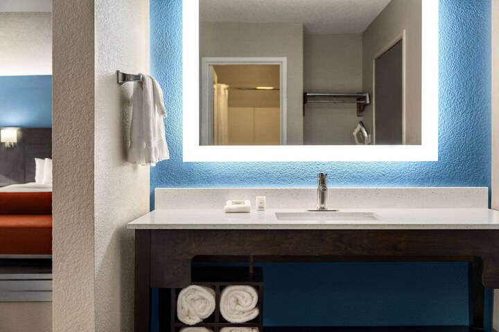 Room 25 of 31