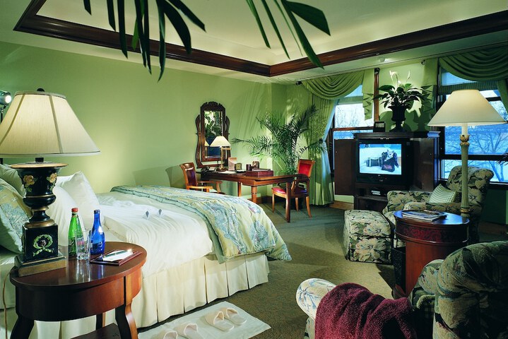 Room 16 of 32