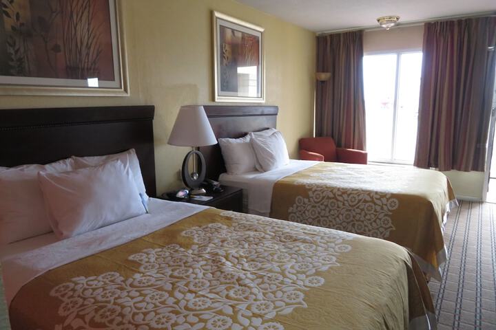 Room 52 of 80