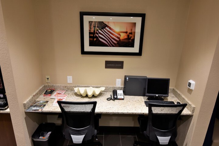 Business Center 66 of 71