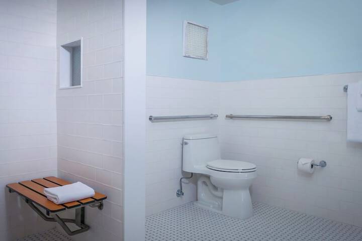 Room 48 of 127