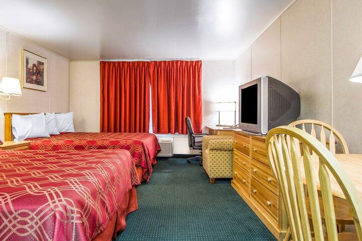 Room 13 of 30