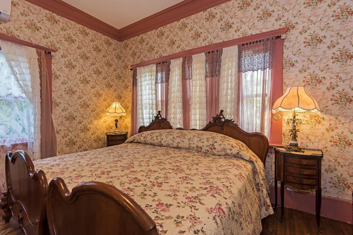 Room 13 of 21