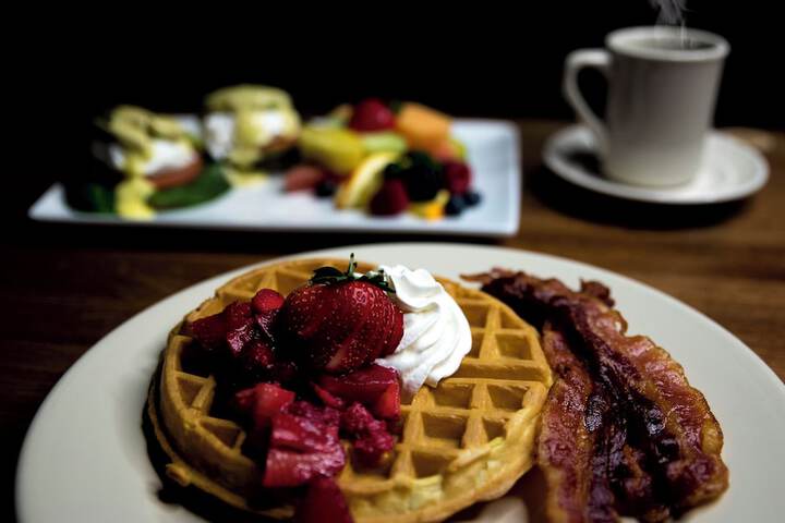 Breakfast/Coffee Service 25 of 37