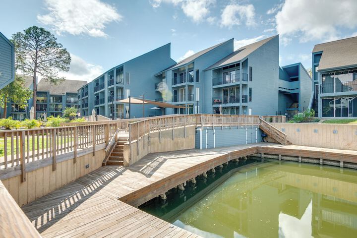 Lake Conroe Condo: Patio & Water Views