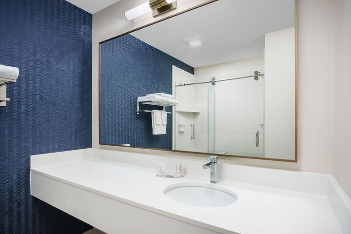 Room 15 of 28