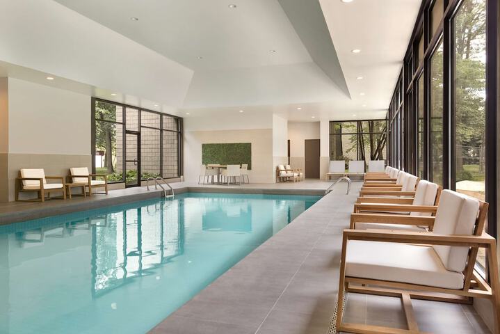 DoubleTree by Hilton Toronto Airport West