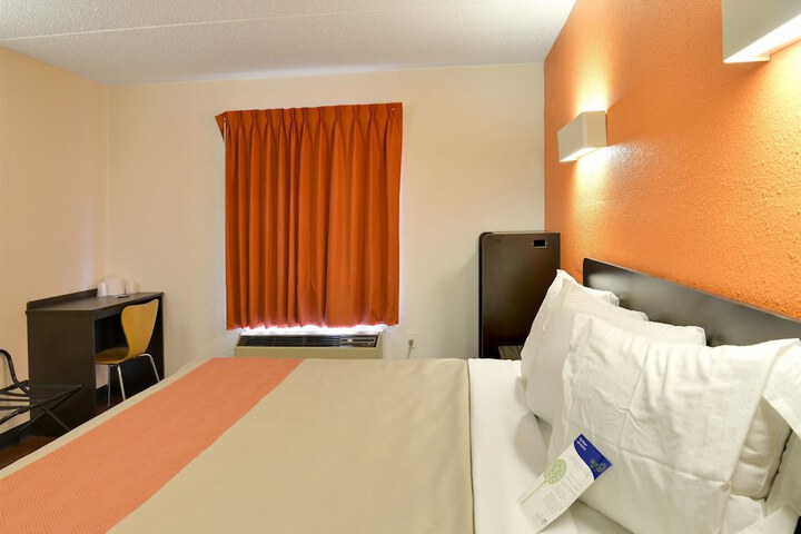 Room 25 of 26
