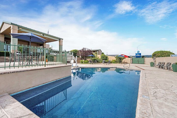 Pool 4 of 43