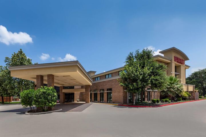 Heritage Inn & Suites San Antonio Airport Trademark Wyndham