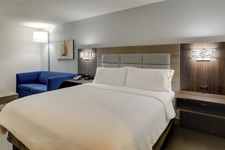 Room 21 of 60