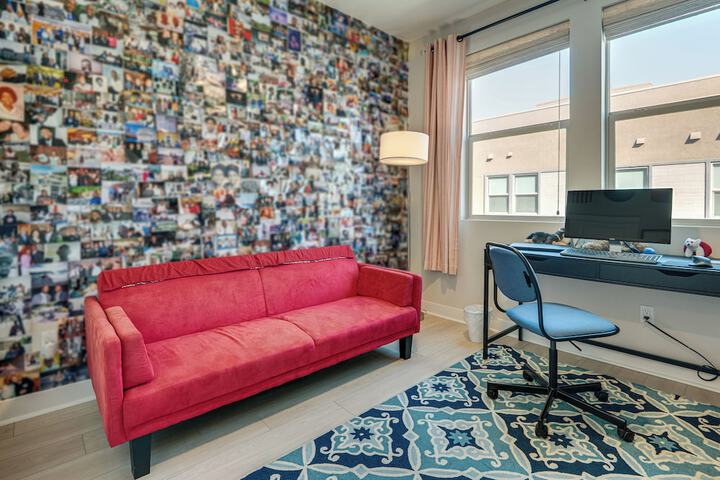 12 Mi to Dtla! Multi-level Charmer w / Pool Access