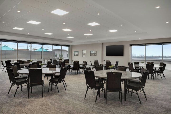 AC Hotel by Marriott Cincinnati at Liberty Center