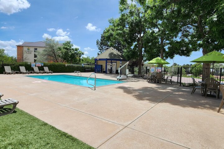 Pool 4 of 28