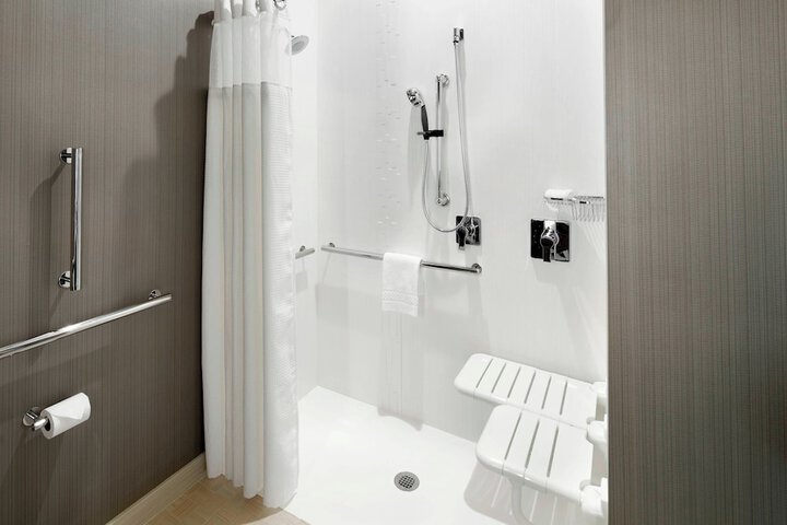 Room 14 of 40