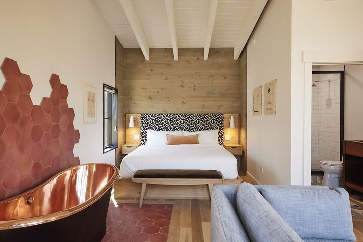 Woodstock Way Hotel