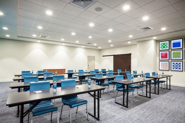 Holiday Inn Express & Suites Panama City Beach - Beachfront by IHG