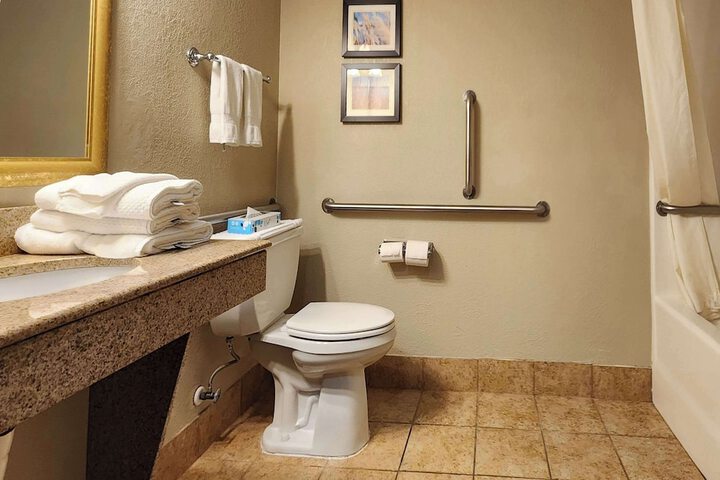 Room 10 of 29