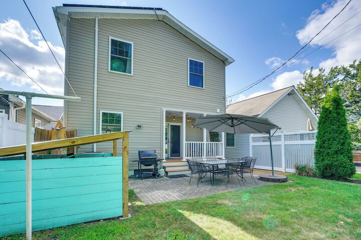 The 1818 Home w / Porch & Grill - 1 Mi to Beach!