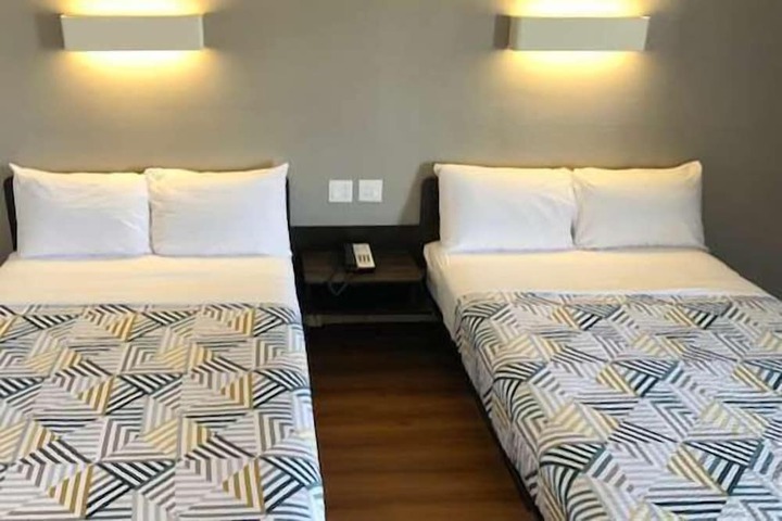 Room 10 of 11