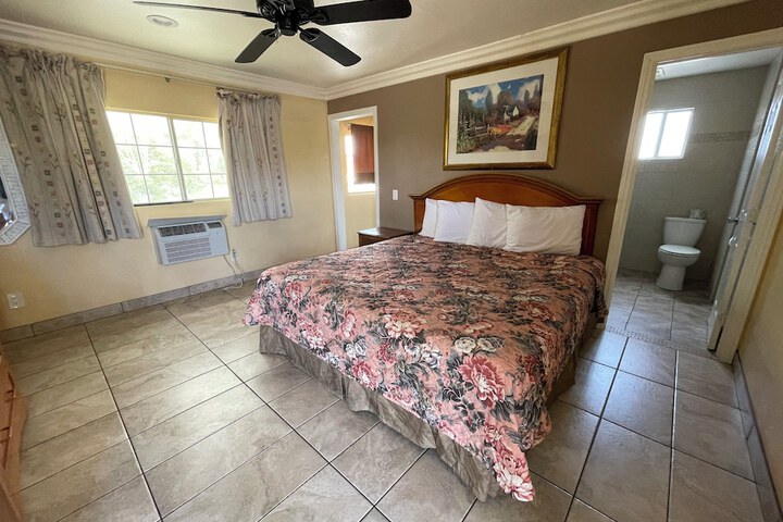 Room 43 of 60