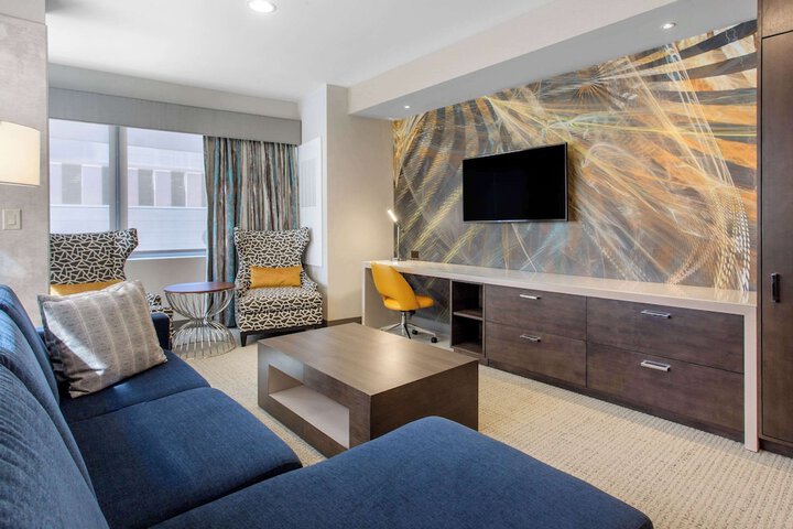Room 10 of 52