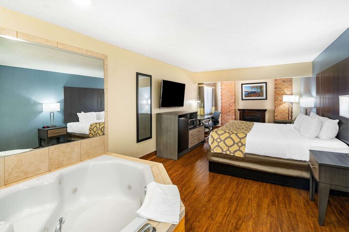 Room 11 of 26