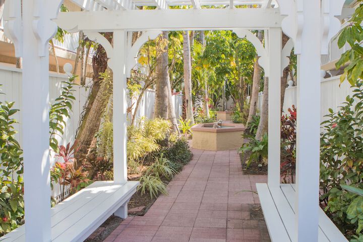 Tortuga Inn Beach Resort